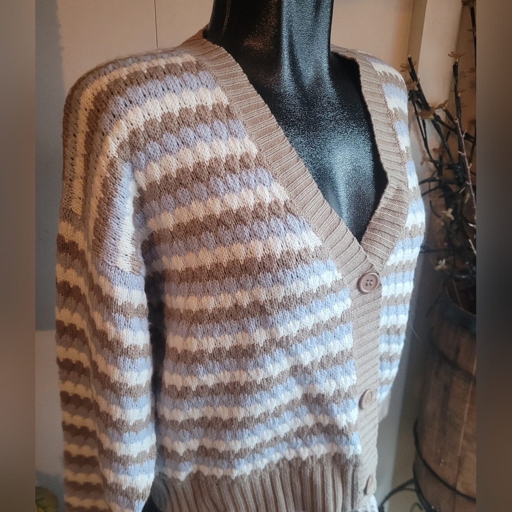 Ardene Tan, Grey & Cream Cropped Knit Button Up Sweater XS - Picture 2 of 6
